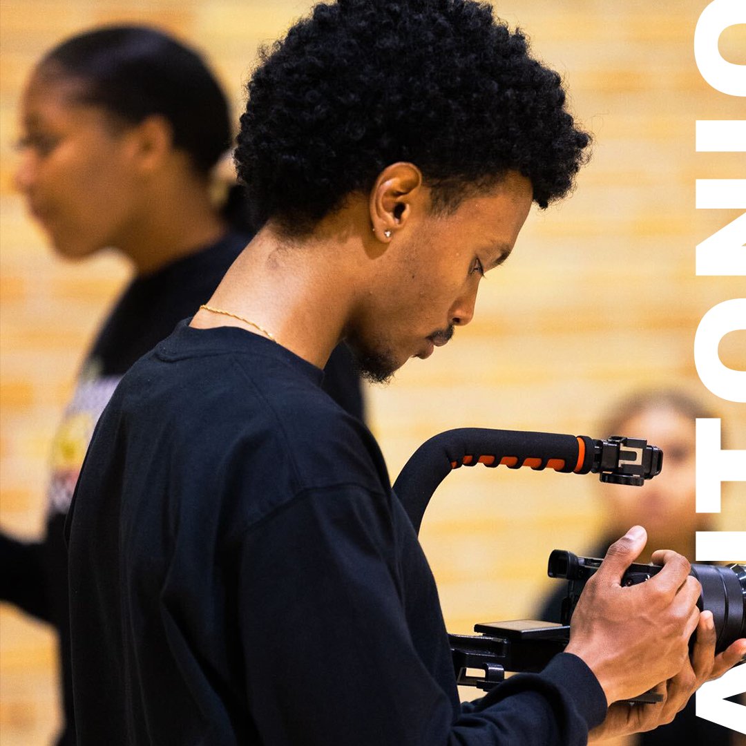 LayupBasketball's tweet image. Following Lay-Up's first ever Crossover program, Antonio was selected as the Digital Media Intern for the first ever Hoop Queens Summer League!
•
Thank you Keesa.K for an amazing experiential learning opportunity!
•
#crossover #hoopqueens #intern #experience