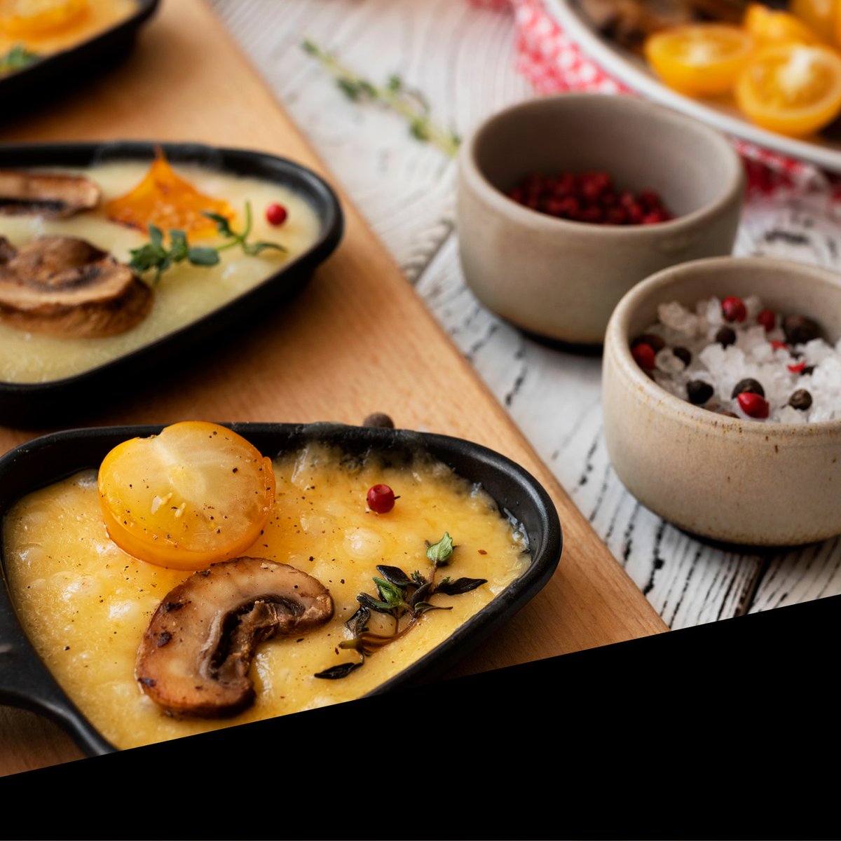 Der Herbst hält Einzug. Was passt da nich besser als ein Abend mit Raclette &amp; Wein?
Das Restaurant Schloss Seeburg lädt am 23.9., 18 Uhr zu Raclette à discretion mit Bergkartoffeln &amp; live Musik. Natürlich fehlen auch unsere Weine nicht.😃

Jetzt annmelden: schloss-seeburg.ch/veranstaltungs…