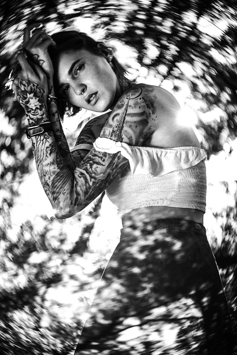 берлин! портретные фотосессии, фэшн, съёмки для брендов, да хоть фотосэт на поларойд - я к вашим услугам. респект за ретвит. всем мир