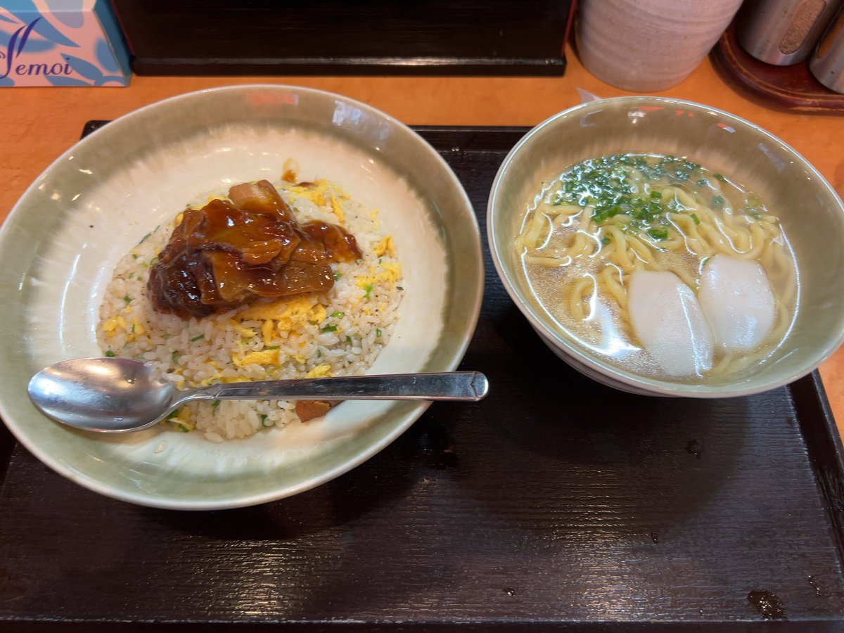 maru2rich's tweet photo. こんばんは！

今日は久しぶりに沖縄のお店でランチ食べました🍽✨
ラフテーチャーハンがっつり食べました😋
そして、夜は一杯やっとります🍸
明日以降も台風の影響あると思うので皆さん気をつけて過ごしましょう😌 https://t.co/iJGSJDCI4X