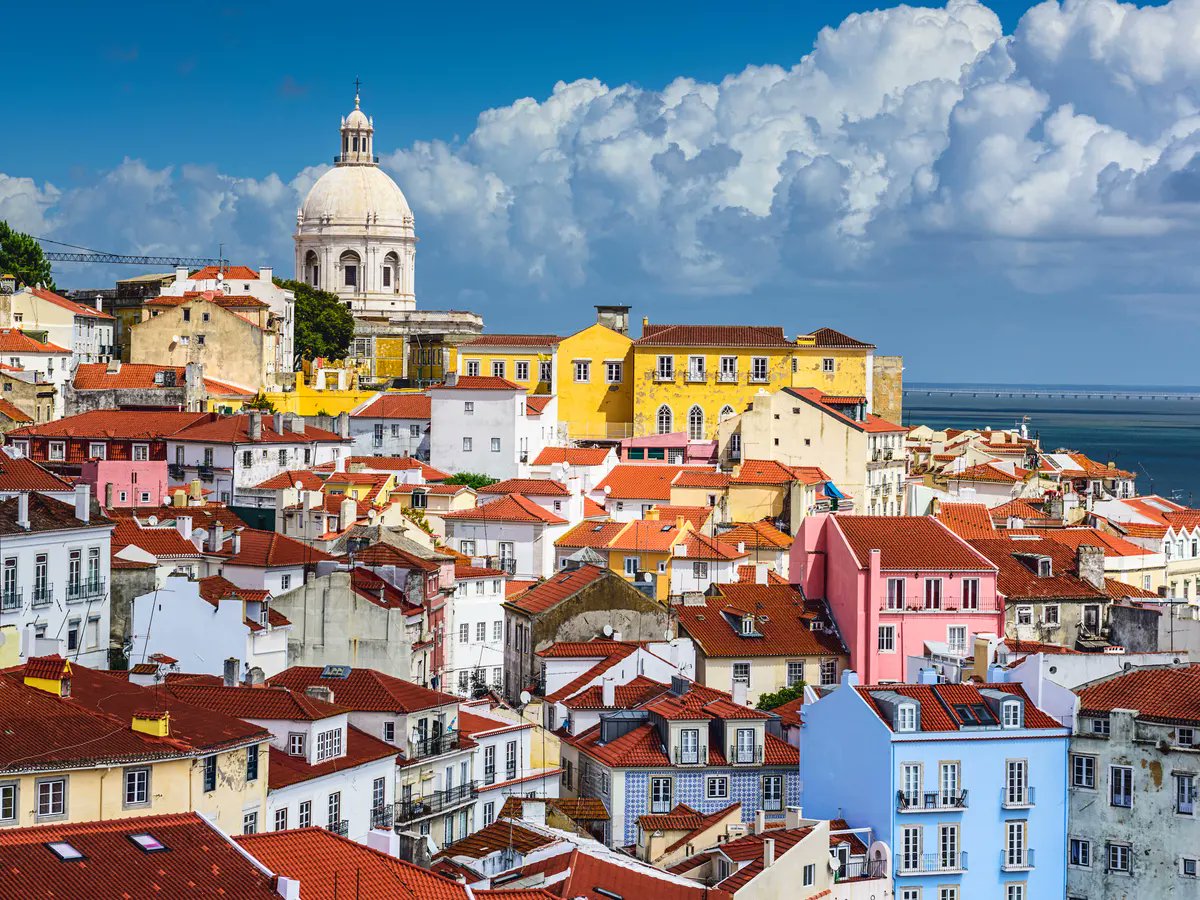 angeliacaparco's tweet photo. Excited about my new position at the CELlab in Lisbon, studying bodily self-awareness and social interactions with @AnnaCiaunica , @AnaTajadura , @AlexGalvezPol  and @adamsafron. Looking forward to new research adventures surrounded by smart, kind and creative people! https://t.co/m1MCF9bUDk