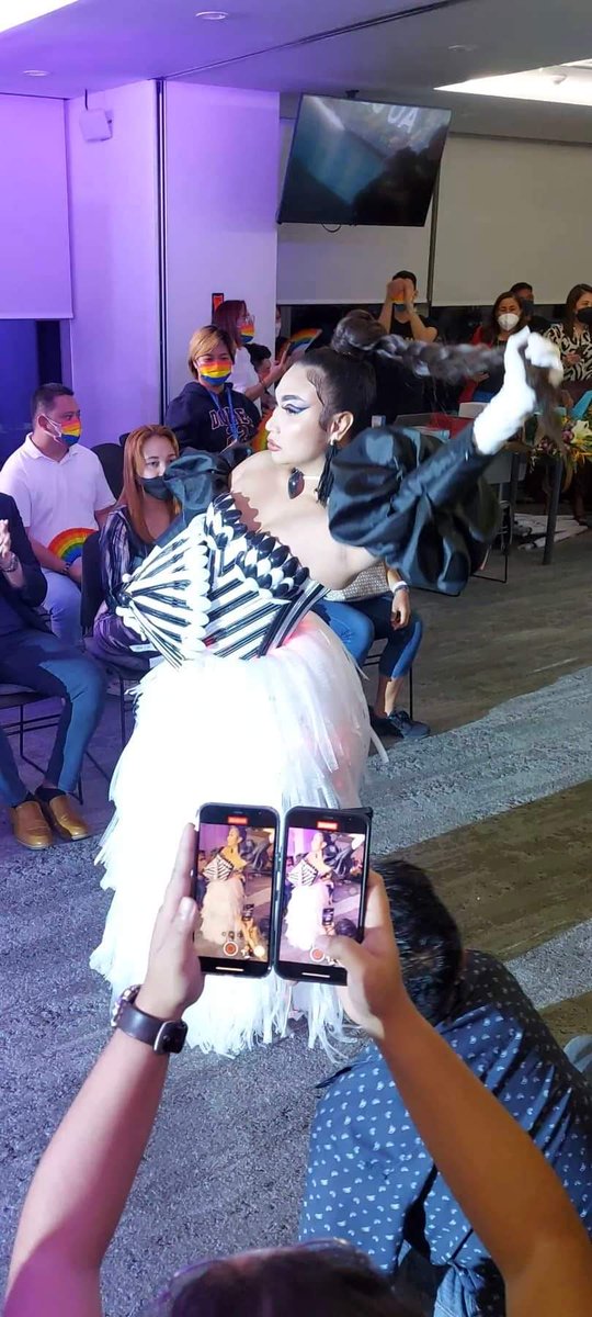NewEraofMsP's tweet photo. 3 looks for 3rd Win
I Still got it.
#ecocostume #runwaypageant #rampa2022 https://t.co/aQn2MJkZC9