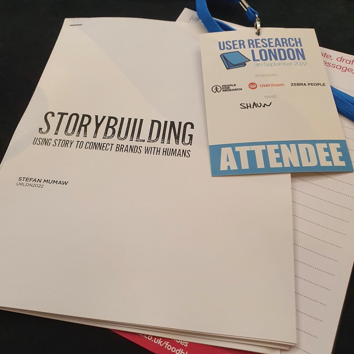 FirstPersonSF's tweet image. 1P Narrative Strategist @stefanmumaw held his #Storybuilding #workshop last week at @UserResearchLDN. Attendees exercised their new observation skills just outside the conference. Stefan toasted with Seán from 1P's Irish office😉
Photos: @people4research @SWJerdan @sociotekno