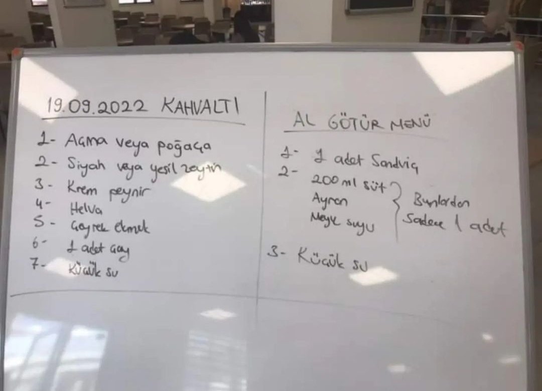 JustRick12's tweet photo. Televizyonlarda öğrencimizin yanındayız edebiyatları yapın sonra verdiğiniz yemeklere bakın. Yumurta bile yok bu nasıl kahvaltı? Savaşta mıyız?Ne yaptı bu öğrenciler size? Düzgün beslenemeyen öğrenci nasıl düzgün düşünüp bir şeyler üretsin? #kyk #kykyurt #kyksorunları #kahvaltı https://t.co/Fz8MHpuHNY