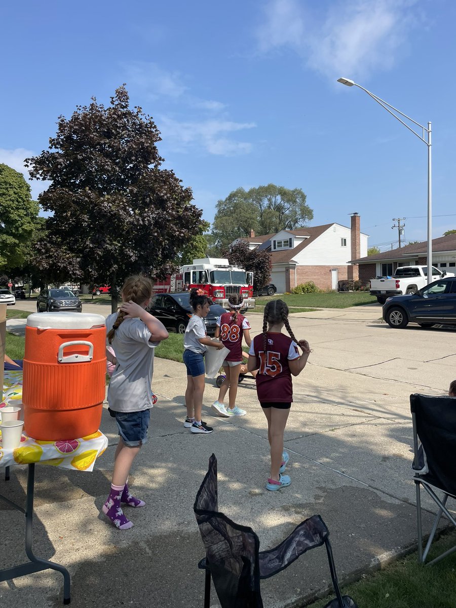 MarvelsMidwest's tweet photo. Thank you to everyone who supported our lemonade stand this weekend. Your generosity will allow us to:

Donate $275 to Scooping Love for Juliet

Donate $262 to the Woodhaven + Trenton Animal Shelter

Put $500 toward our summer Columbus tournament fee

It was a great experience! https://t.co/gRpKbi2ndg