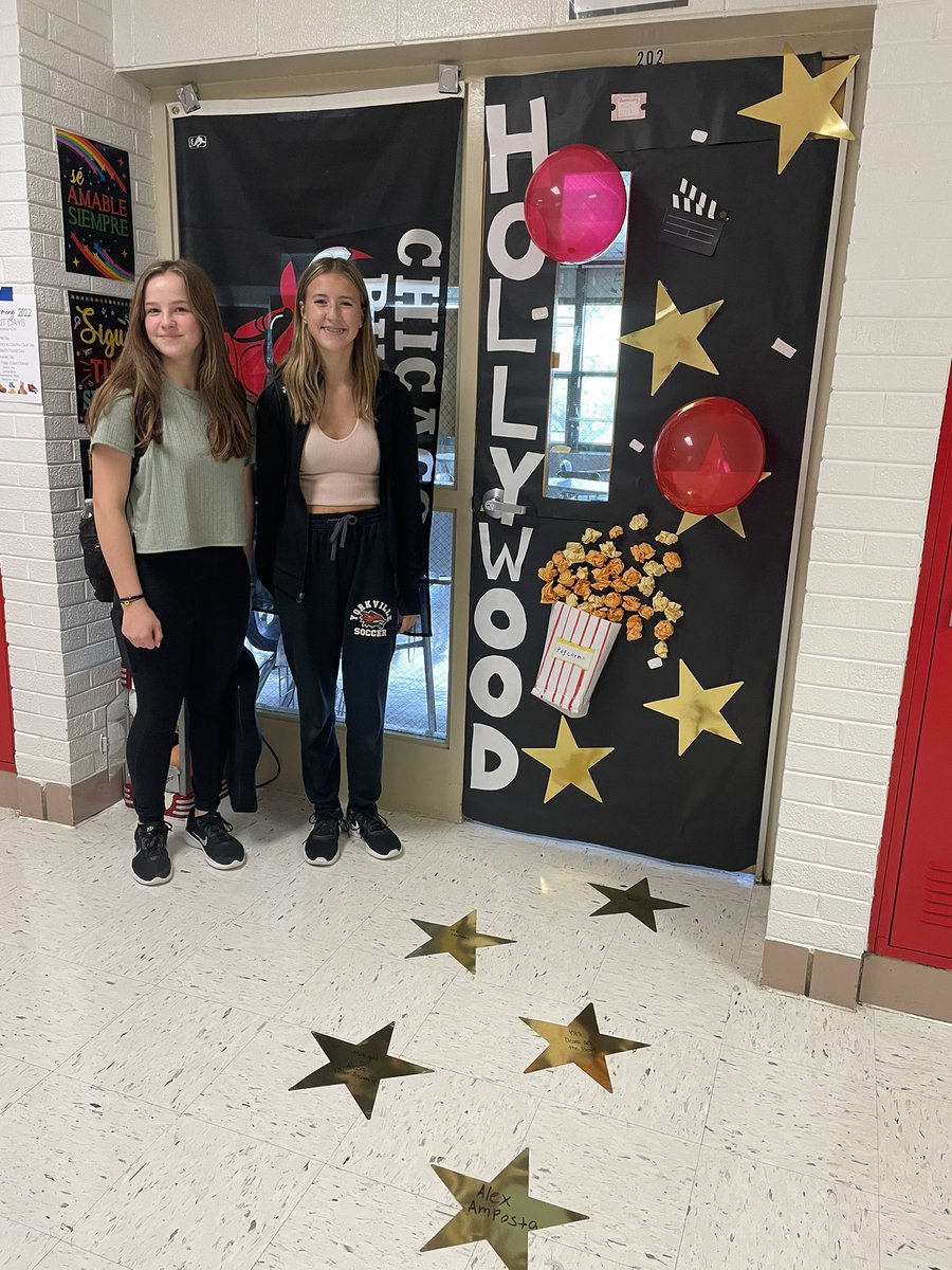 Dear_Mrs_M's tweet photo. Shout out to these two for decorating Advisory door 202! #winner https://t.co/VYrIWstwVu