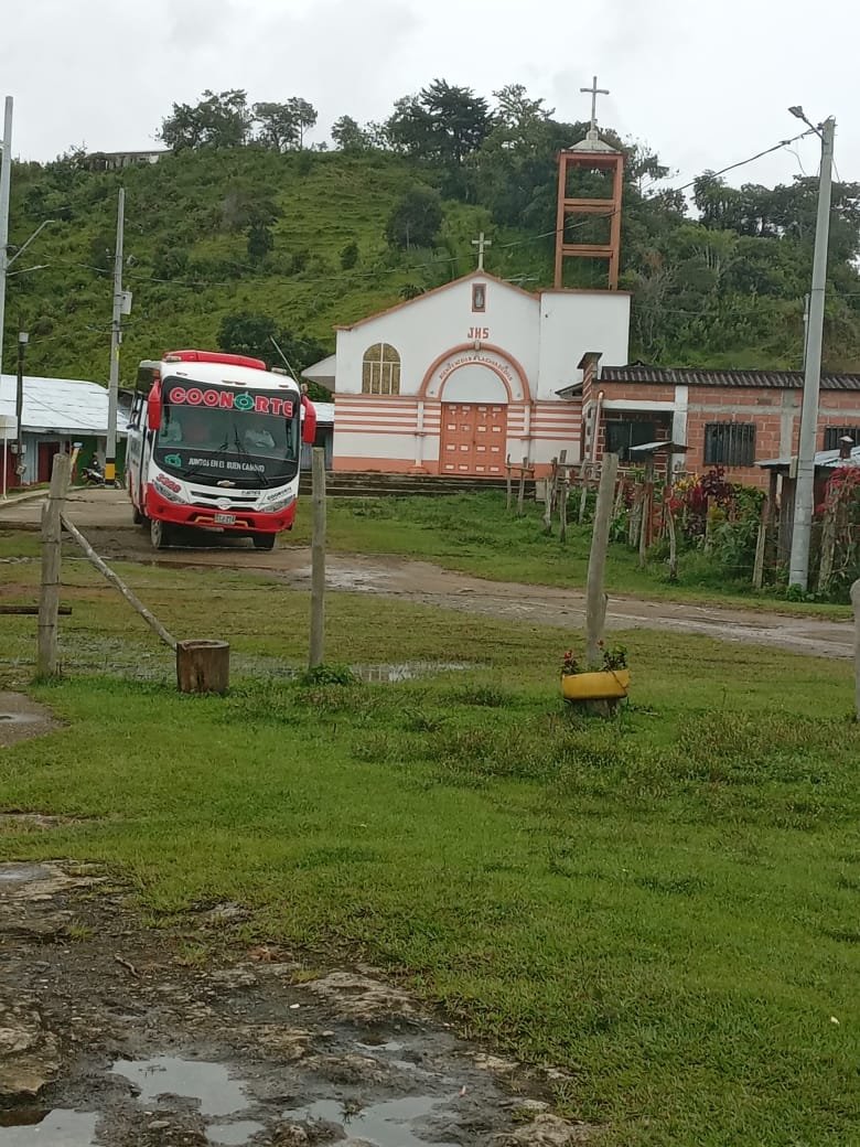 soydeituango's tweet photo. #Saludan hoy lunes desde la vereda Pascuita #Ituango #Coonorte https://t.co/lYrDQYK1lY