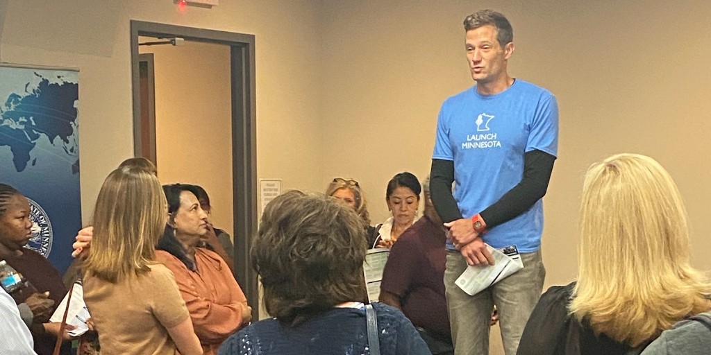 mndeed's tweet image. Commissioner @grove helped kick off DEED&apos;s #TCSW2022 Resource Fair where attendees can learn about the many financing and technical assistance programs DEED offers startups and entrepreneurs. Come stop by today from now until 11am at DEED&apos;s new HQ in The Great Northern Building!