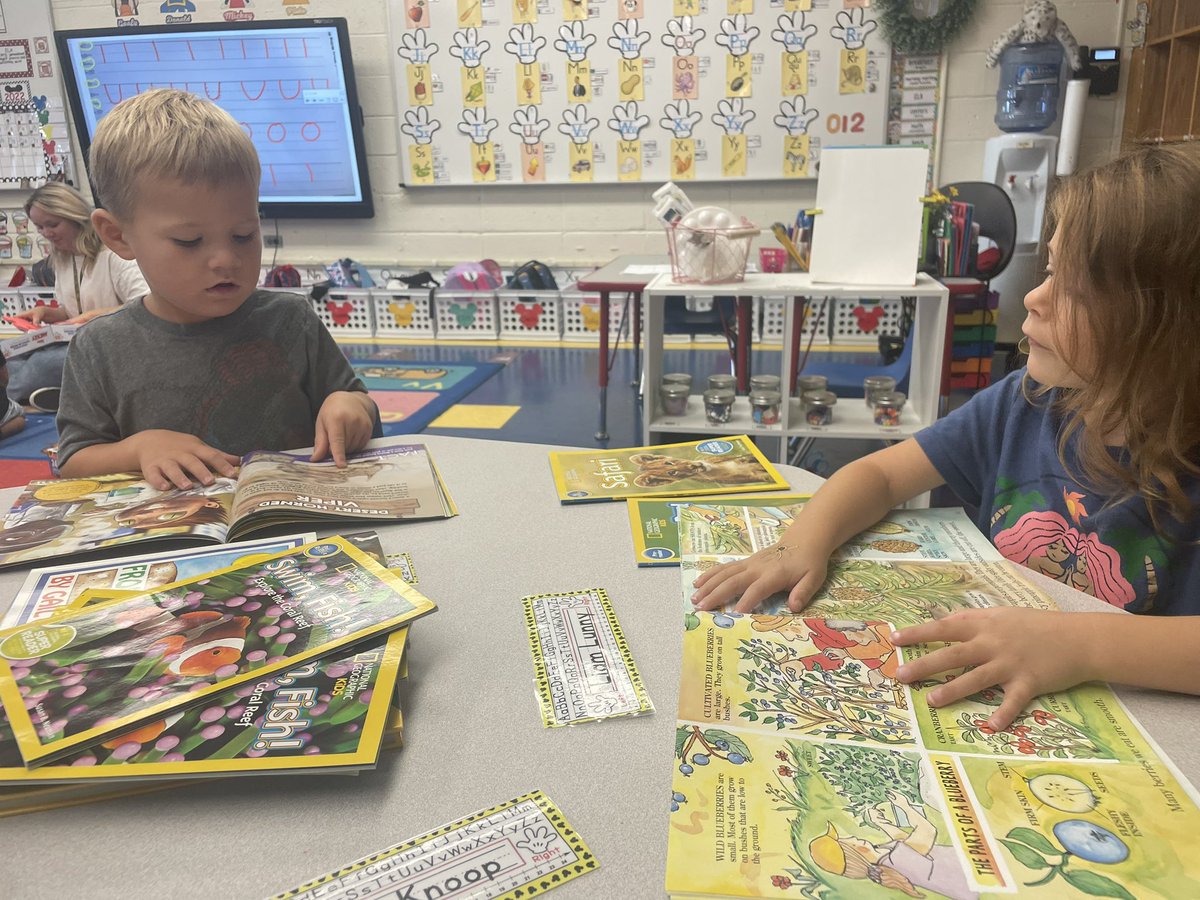 AGiarratano_'s tweet photo. Exploring our library encourages choice and interest while building a positive literacy environment for our future readers!📚💙 #prereading #earlyliteracy https://t.co/9pTweETgan