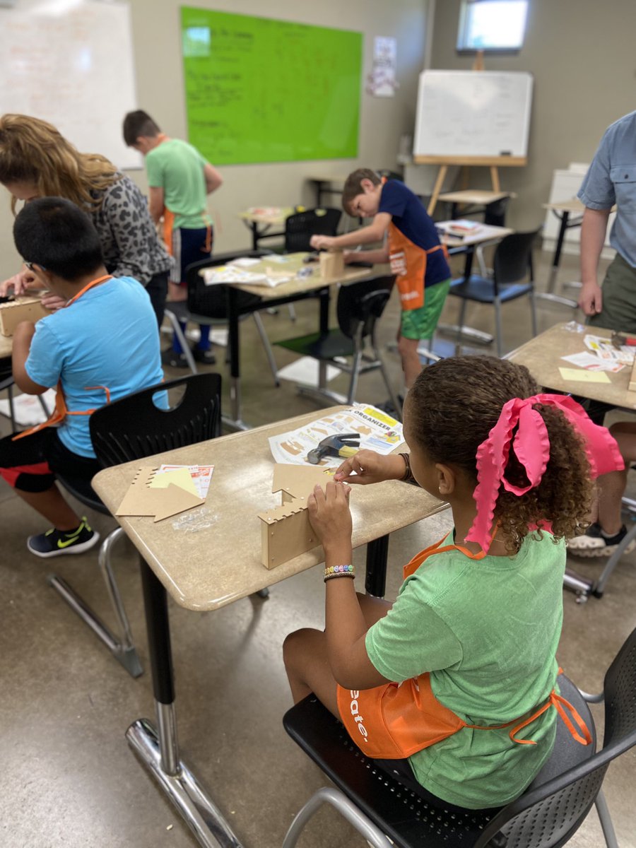 MarkhamTCS's tweet photo. Check out these @tcsverner 4th graders experiencing the ACM world at @TCTATuscaloosa #MiniWOW! It’s never too early to explore potential career pathways. @TCSBoardofEd @westalworks @kknorstrom @BranchJetta https://t.co/LBXF3u23Bu
