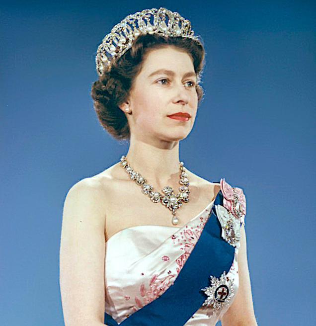 exjwbro's tweet photo. ¿Resucitará la Reina Elizabeth II según los #TestigosdeJehová? Veamos lo que dice la Biblia.
#tweeteacomolaWatchtower
#tuiteacomoJW #testigosNO
#exjw #extj #stopJW
#GodSaveTheQueen https://t.co/XAYCLxogHr