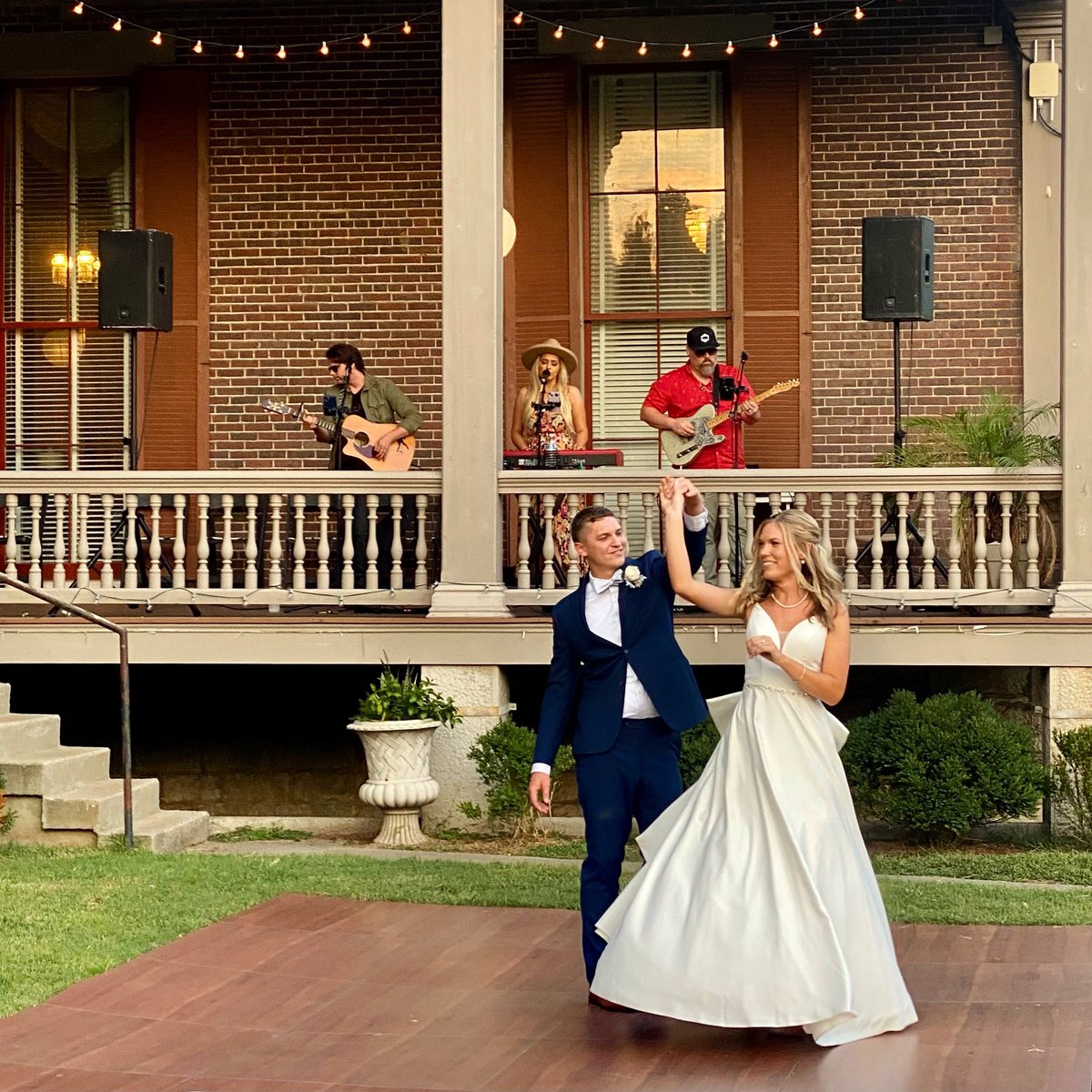 Sarah Kuranda Vallone tweet media