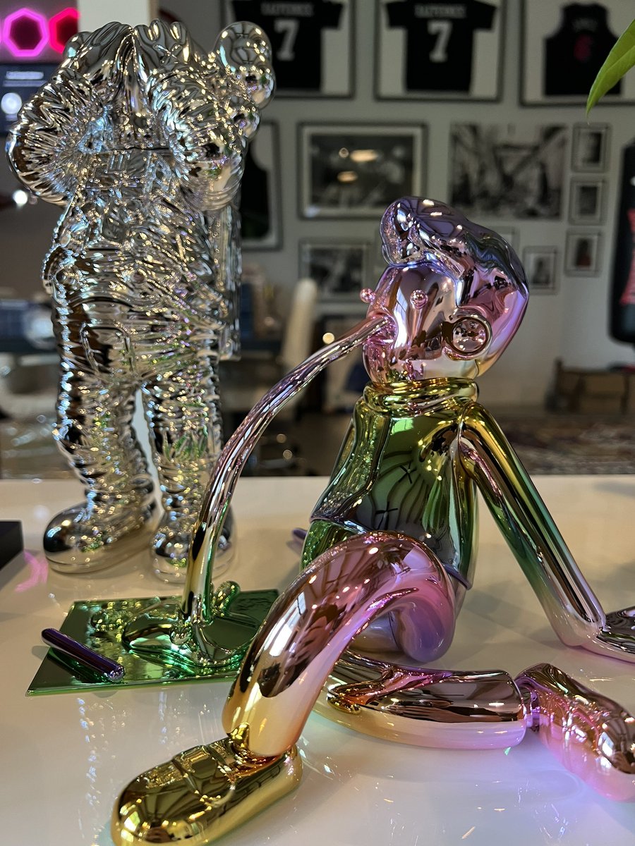 alexisohanian's tweet photo. New shiny thing @doodles https://t.co/PNyD0HvEFg
