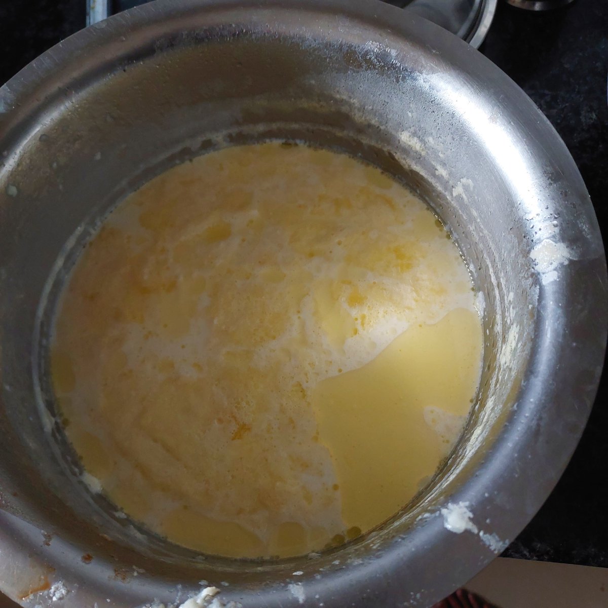 ankitimmortal's tweet photo. @Rssamul Hi Sir, 
This is to address the quality of amul milk which we are getting at noida location. It makes cracker sound, look like oil is has been put inside milk. It is happening on regular basis. 

It's my humble request to improve quality of amul full cream milk https://t.co/4XIfavNb0R