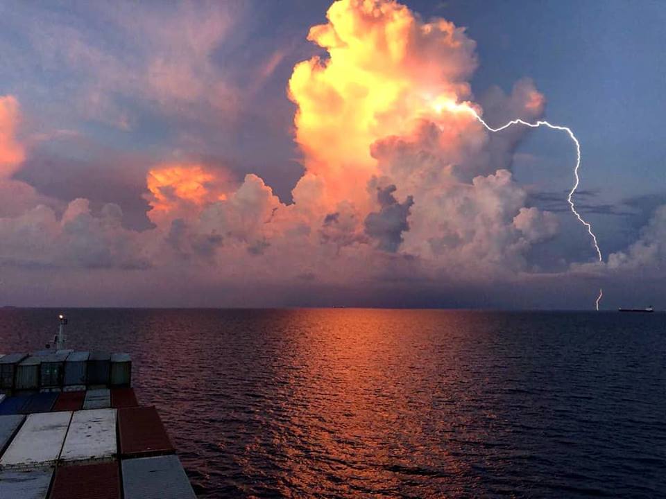 Malta_Weather's tweet photo. Are YOU ready for AUTUMN? 😱🌦⛈🌧⚡️☔️ Summer in Malta and Gozo is about to end as a zone of instability penetrates the central Mediterranean from this coming Thursday, leading to RAIN showers that may be THUNDERY at times! #malta #gozo #lightning #rain #storms #maltaweather https://t.co/sSakUDHiS1