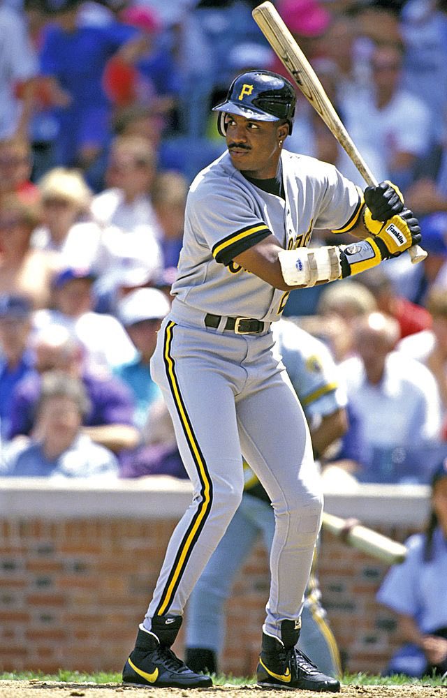 GoatJerseys's tweet photo. Barry⚾️

High tops, wristbands, Franklins👌 https://t.co/uShTWL9Odp