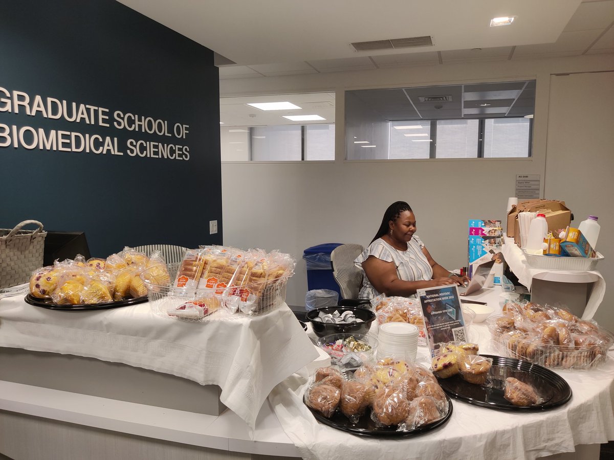 ☕🍵🧁🥯🥐and of course 🌂! 

#SINAINPAW2022