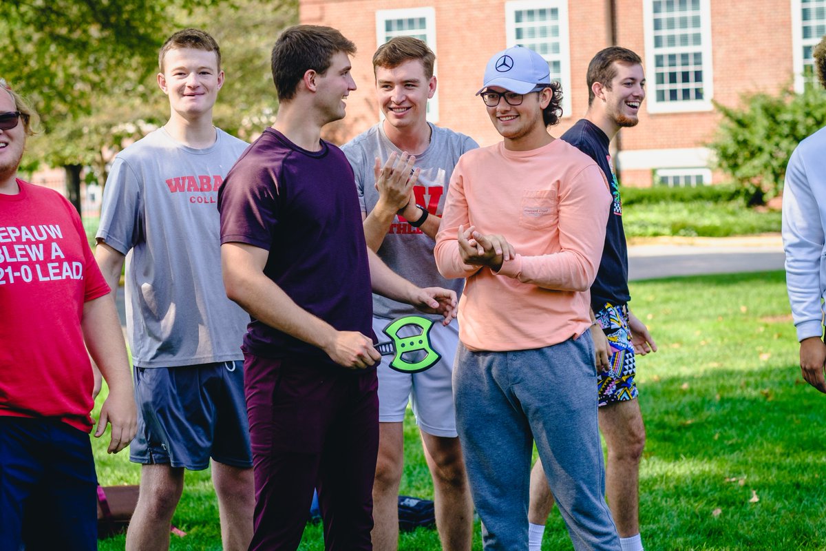 WabashCollege's tweet photo. Class outside ☀️❤️
#WAF #quiztime #classoutside https://t.co/kKLV8g301k
