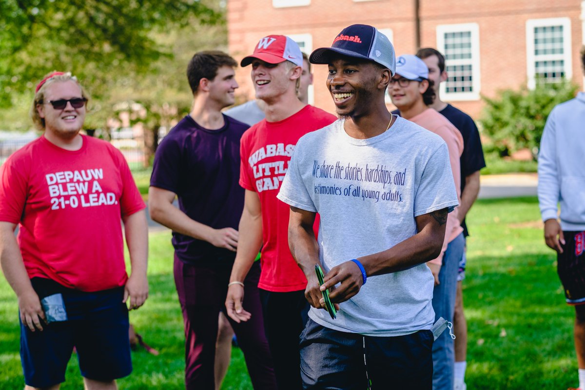 WabashCollege's tweet photo. Class outside ☀️❤️
#WAF #quiztime #classoutside https://t.co/kKLV8g301k