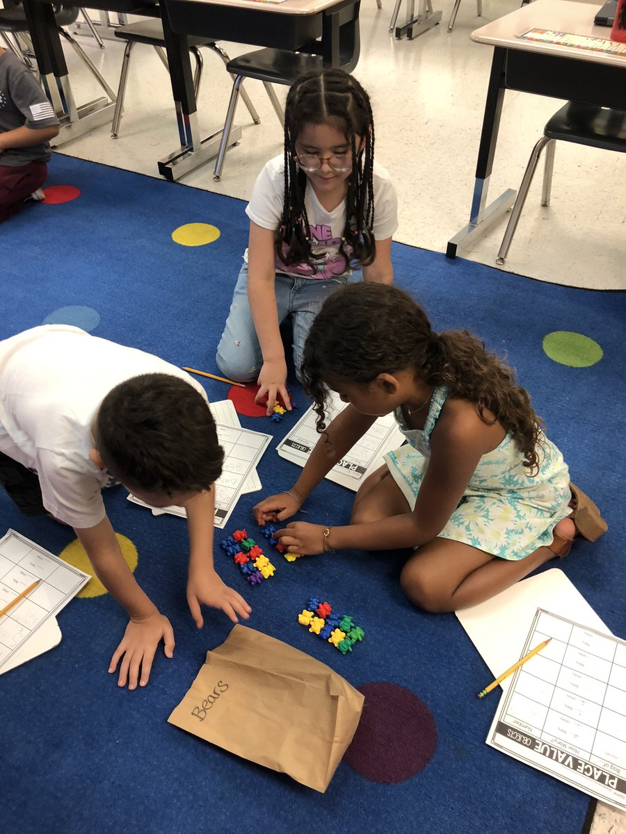 MsStolzMustangs's tweet photo. Investigating place value with mystery bags! @MeadowlandElem @MustangPurdy https://t.co/QkyGgor5nJ