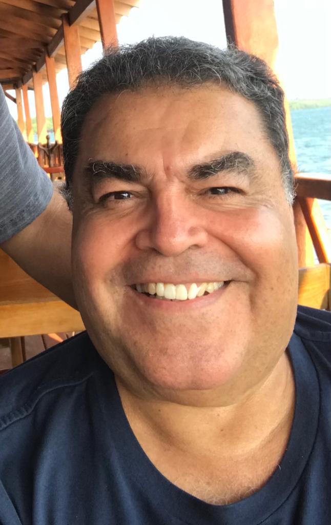 'Chico' Santo, exalcalde de Paraíso, retoma sus recorridos por el municipio. Anuncia que en los próximos días informará acerca de su futuro político, hasta hace varios meses ligado al <a href="/PRITabasco/">PRI Tabasco</a> .

<a href="/PerezSoraya/">Soraya Pérez Munguía</a> 
<a href="/KatiaOrnelas/">Katia Ornelas</a> 
<a href="/alitomorenoc/">Alejandro Moreno</a> 
<a href="/FabianGrOfi/">Fabián Granier Calles</a>
<a href="/mario_delgado/">Mario Delgado</a>