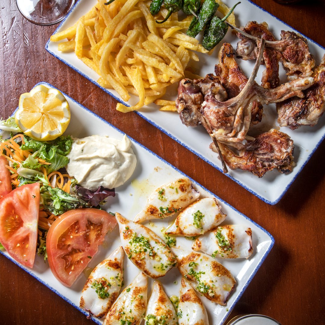 gambrinus_'s tweet photo. ¿Eres más de #carne o de #pescado? 🤤🤤
¡Vuelve a vernos! Estamos aquí👇
https://t.co/D20cJH6CIG
#CerveceríaGambrinus #chuletillas #chipirones #chipis #placeres #ñamñam #Yummy #Tasty #picar #picoteo #tapeo #cañabientirada #mejoresmomentos #planesconamigos #cerveza #cervezafria https://t.co/gHRaR1WN4P