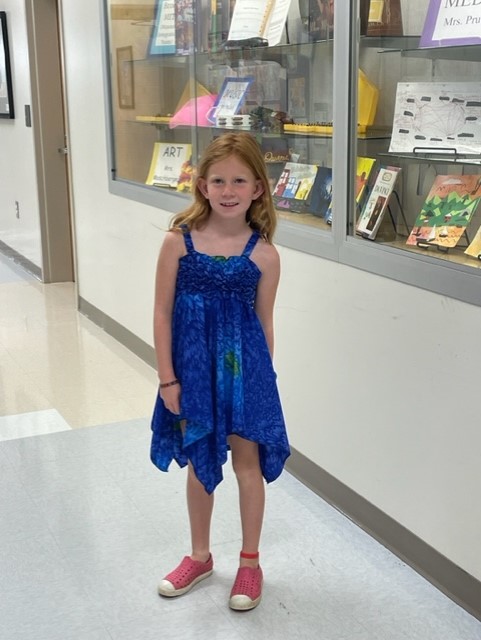BrooksMuseumsES's tweet photo. We may be wearing BLUE, but we're not feeling BLUE about BLUE day! @BrooksMuseumsES @Brooks_PTA #WeAreBrooks#BLUEday#schoolspirit https://t.co/e73LW9Zivt