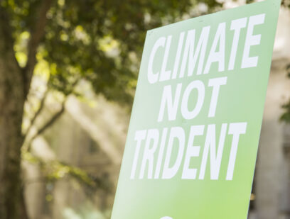 CNDuk's tweet photo. This Thursday, CND's @kate4peace2021 will be speaking at @JustStop_Oil's online planning meeting ahead of October's series of actions! Open to all! Join from 7PM! #JustStopOil #ClimateNotTrident #NuclearBan
Sign up 👇
https://t.co/mFZX3fqUQ3 https://t.co/lfQc0B72ii