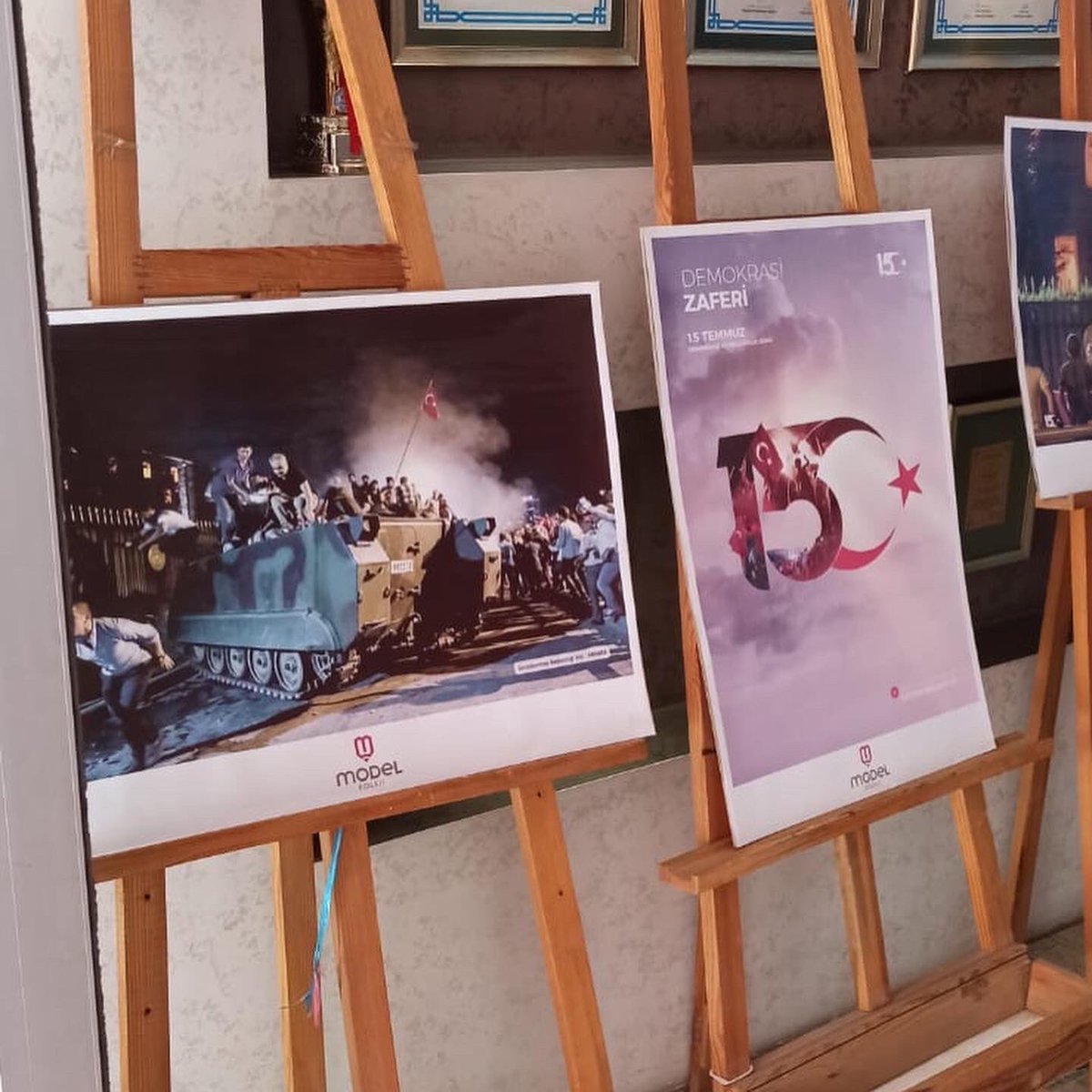 15 Temmuz Demokrasi ve Milli Birlik Günü ve Gaziler Günü programımızdan kareler. Tüm gazilerimizin gününü içtenlikler kutluyor; aziz şehitlerimizi rahmetle anıyoruz. 🙏🏻🇹🇷