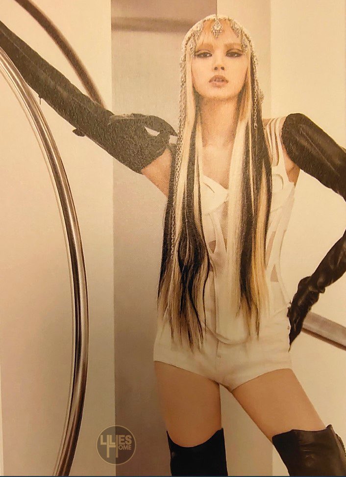 LiliesHome_'s tweet photo. Lisa digipack (4)

#LISA  #MONEY #LALISA https://t.co/AH9vNOmXK4