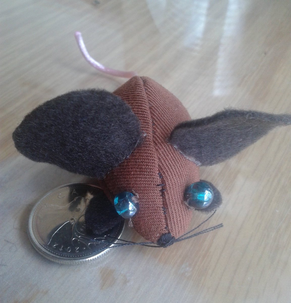 liminalrecord's tweet photo. Going through my old phone photos and found this tiny mouse I made a while back 🐁 https://t.co/cPdhncLTEX