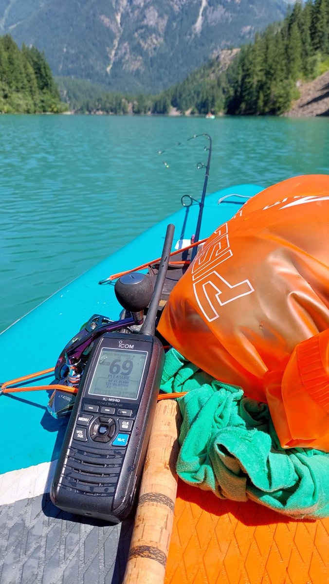 IcomAmericaInc's tweet photo. Summer is not over yet. Be sure to bring your Icom marine radio when heading out on the water. Bring It On! #IcomEverywhere #MarineRadio #Commincation https://t.co/qD2SLtYSGf