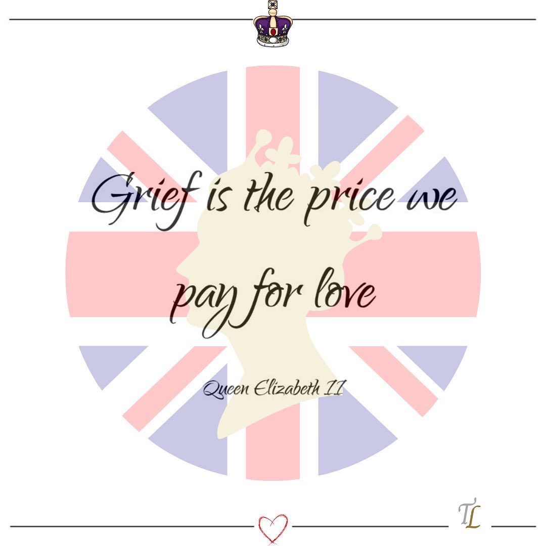 MyDivineCalling's tweet photo. #RIP #YourMajesty #QueenElizabethII #ThankYouForYourServiceMaam
 #Reconnected #Reunited #GoneHome 🖤👑🇬🇧 https://t.co/5pgZQIznUF