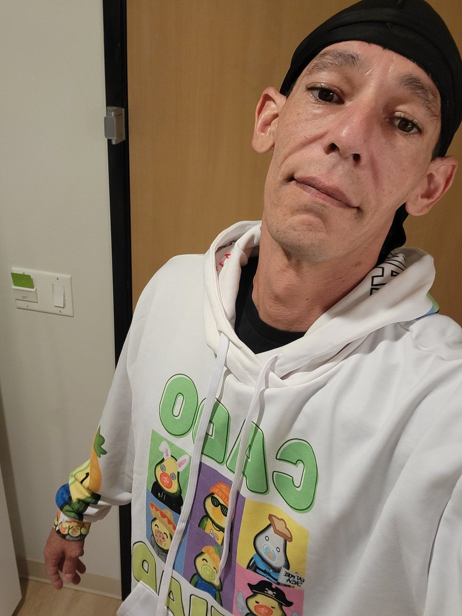 #cadogang <a href="/adorablecados/">Adorable Avocados</a> gonna rock the hoodie today let's see what trouble I can find in Seattle