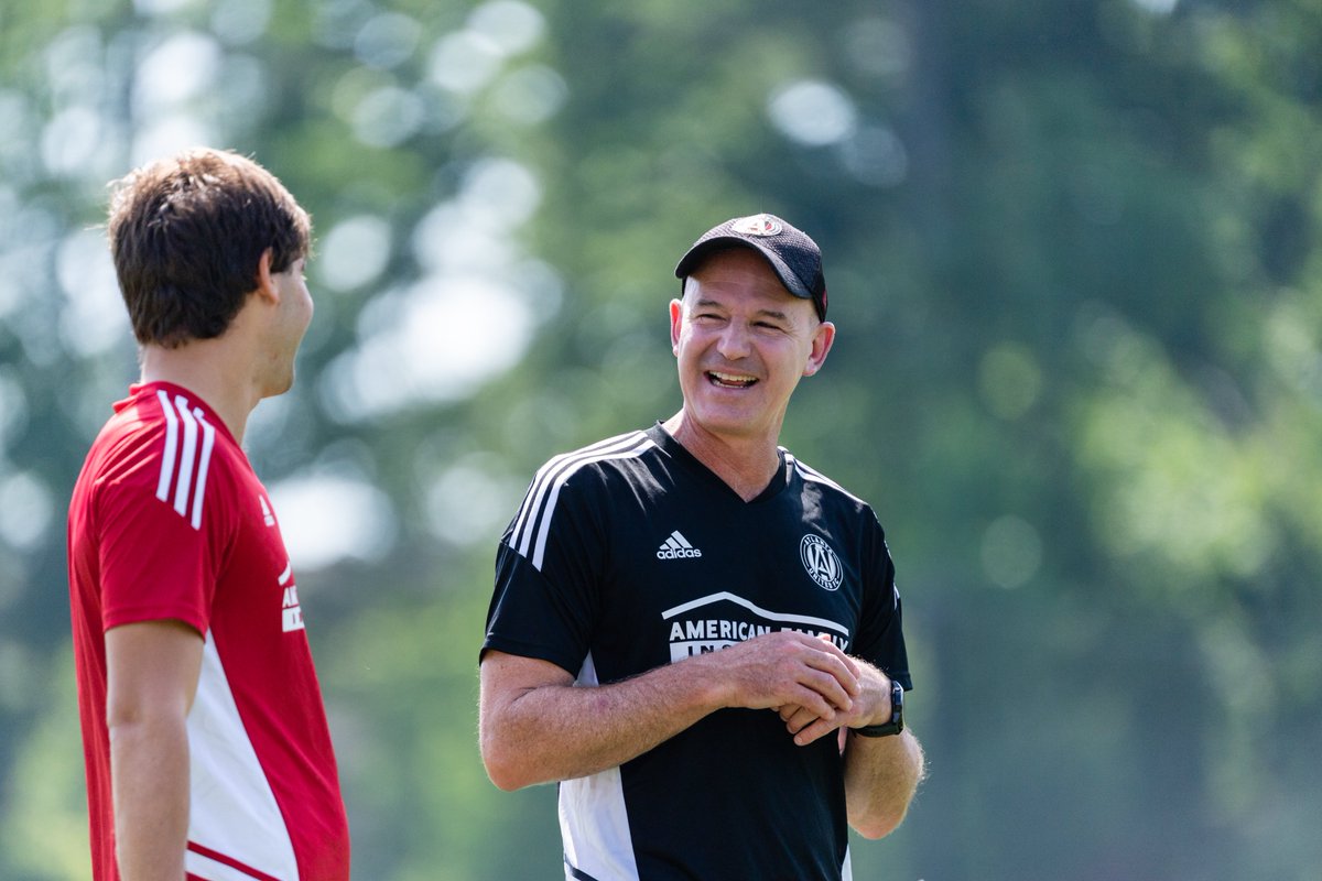 Happy Birthday to the happiest man in the club, <a href="/EugenioVillazon/">Eugenio Villazón</a>! 🥳🎉