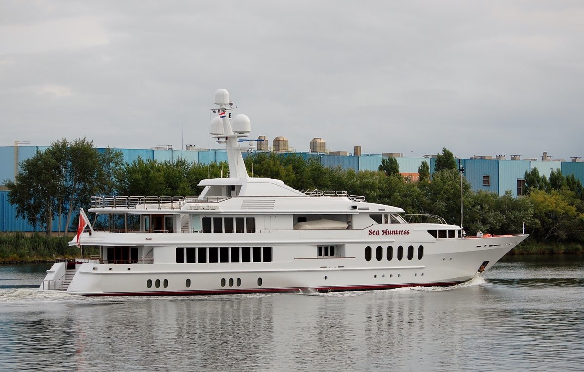 Dutchyachting's tweet photo. The 55m/ 180’5” Sea Huntress, delivered as Sea Sedan in 1997, which returned to Amsterdam after nearly one year, was pictured by Ruud Coster in IJmuiden last Wednesday. 

#SeaHuntress #SeaSedan #IJmuiden #Amsterdam #RuudCoster https://t.co/ZU9K9fFins