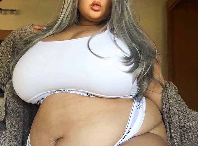 Morning cuddles or morning sex? https://t.co/6blQft2alG