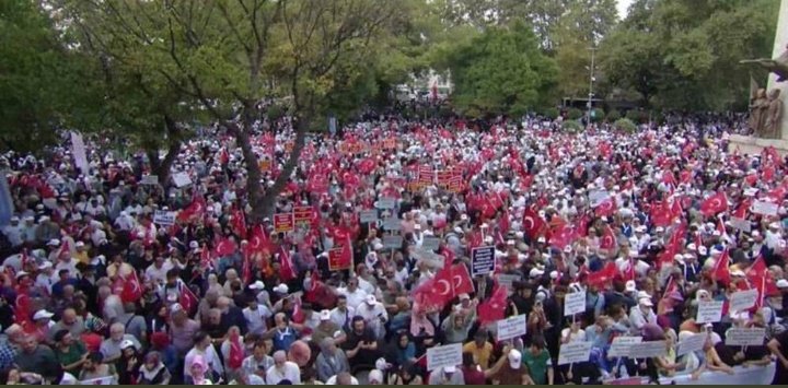 Dün ki mitingde hangisi sendin kız el salasaydın