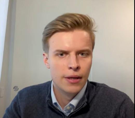 Vuoden Yritysjohtajan palkitsemisjuhlassa palkittiin myös ansioituneita opiskelijoita. Stipendit jaettiin Tero Luomalle sekä Juho Kuismalle. Onnittelut stipendien saajille! #vuodenyritysjohtaja #suomenliikemiesyhdistys