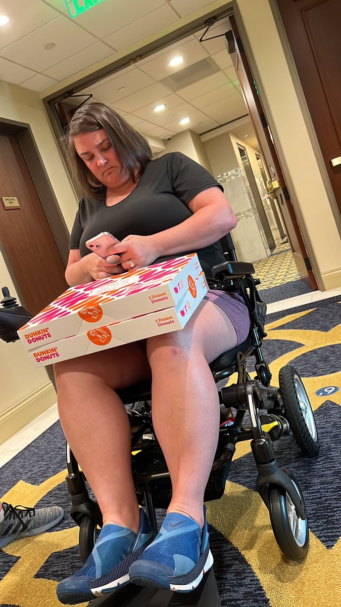 HerALSStory's tweet photo. Day 1 of #haswellnessweekend is off to a great start: Pilates and, thanks to @mayuri444 DONUTS! It’s called balance and we’re embracing it!
#alsgang #heralsstory
#talkalstome
#ThislsMyALS #wildinwi #nowhiteflags #teamgleason #alsgang #fightingtogether https://t.co/tJHngfcZMh
