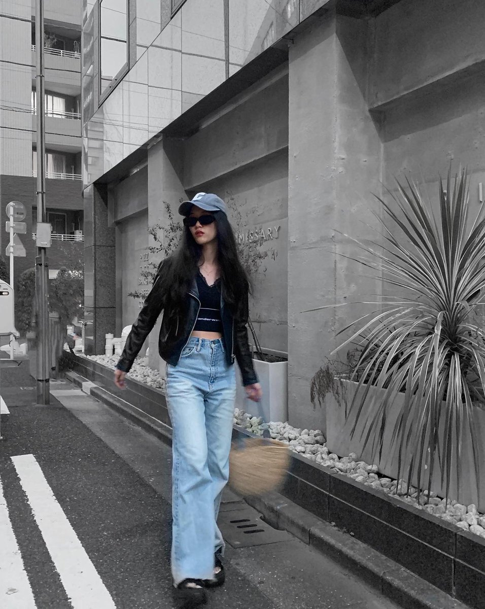 Lingo_world's tweet photo. 今年のベストバイは間違いなくalexander wangのロゴブラトップ🫶 https://t.co/jmICIaHnCj