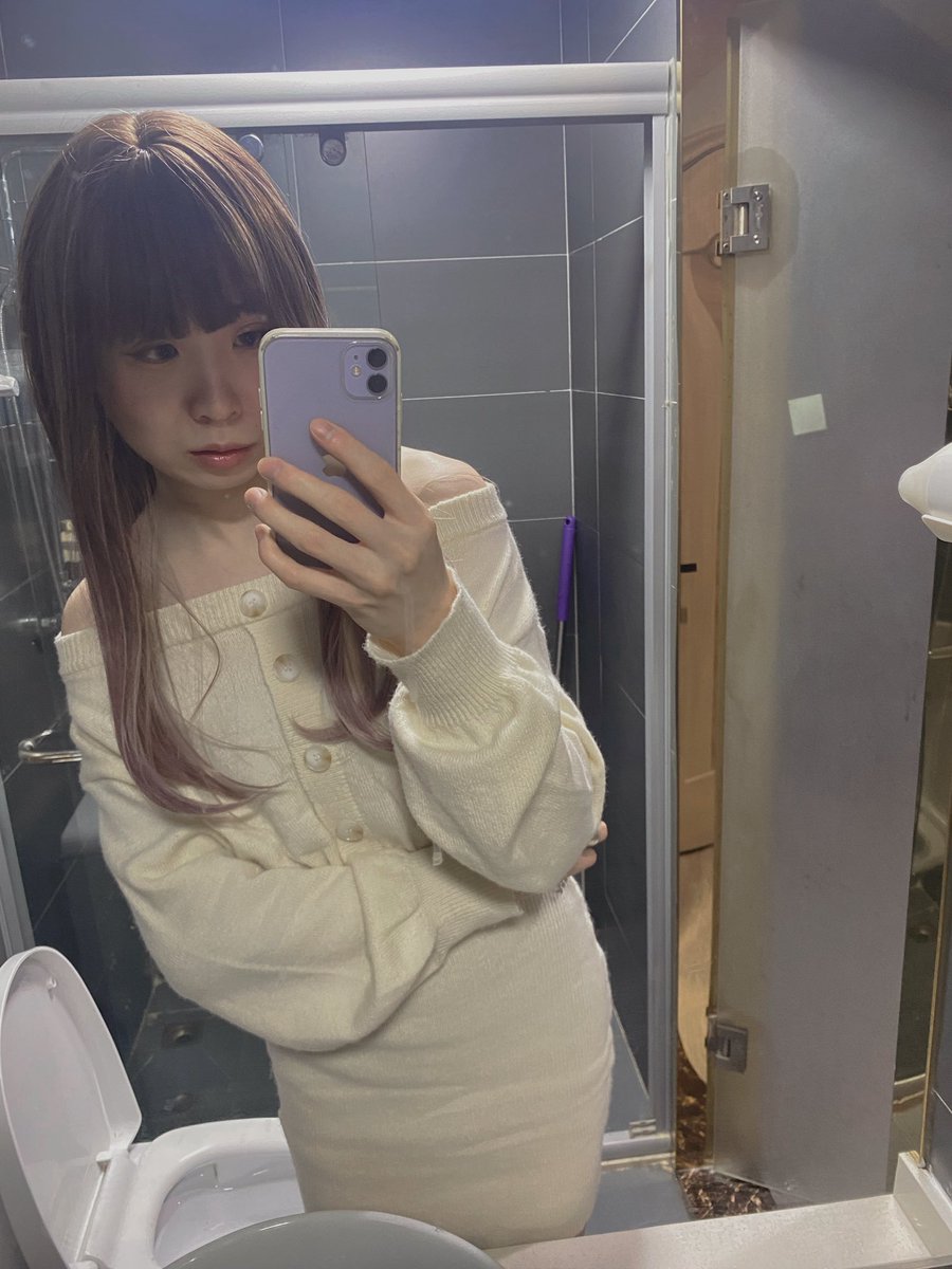 Moon42910948's tweet photo. 正确的私信方式，看到直接➕V了
简单快速线下色色 嘿嘿嘿😁 https://t.co/Xth09dWZA3
