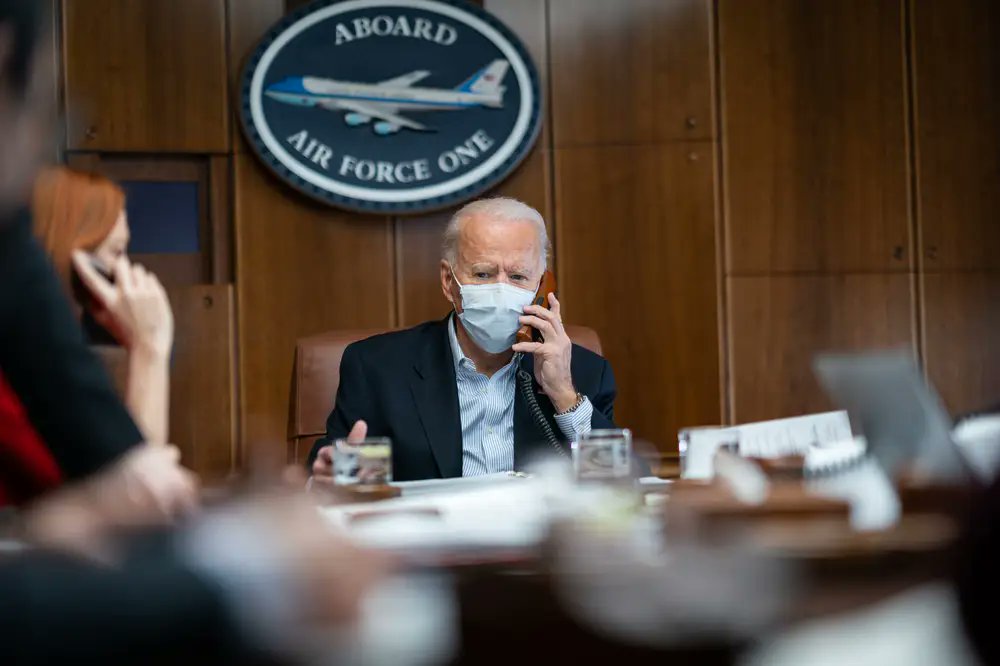ThatmattersNews's tweet photo. BREAKING

Witness says en route to England, President Biden lunged for the controls of Air Force One to try to steer the plane to Taiwan https://t.co/osXntChYXM