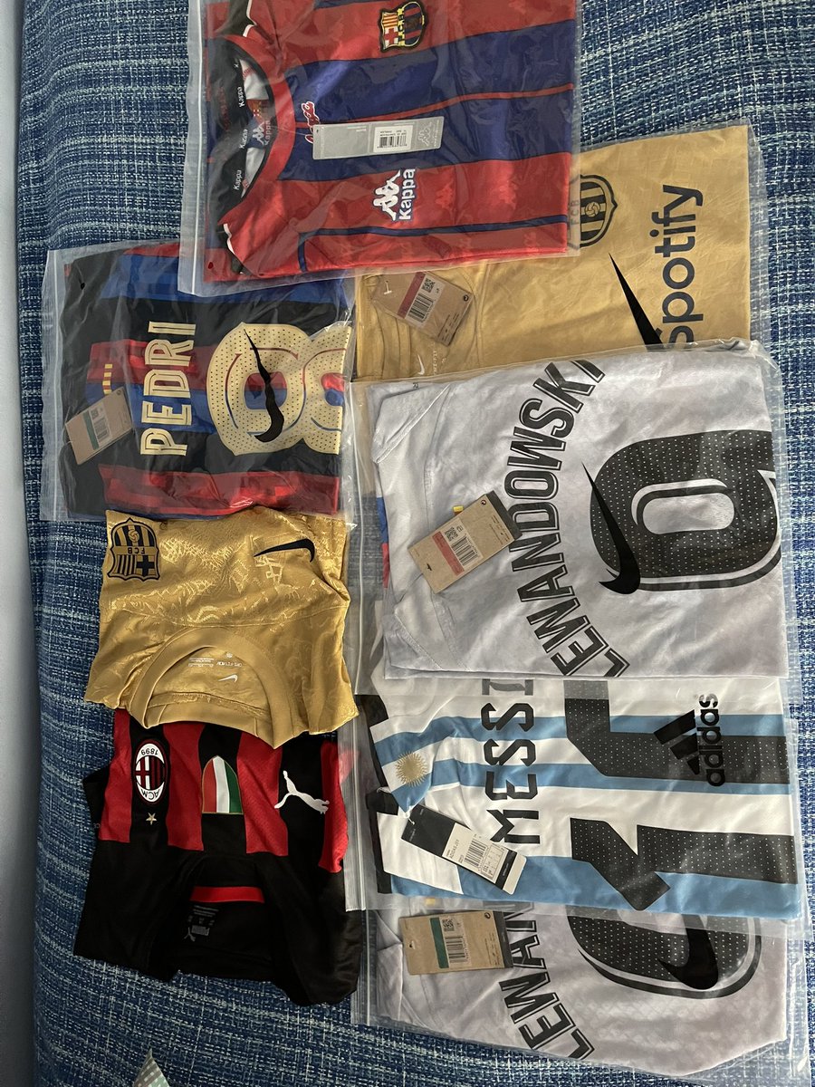 xMarc95_'s tweet photo. Espectacular calidad y rapidez de @KmisetasP Todo perfecto💯🔵🔴 https://t.co/qKNl0A4IdF