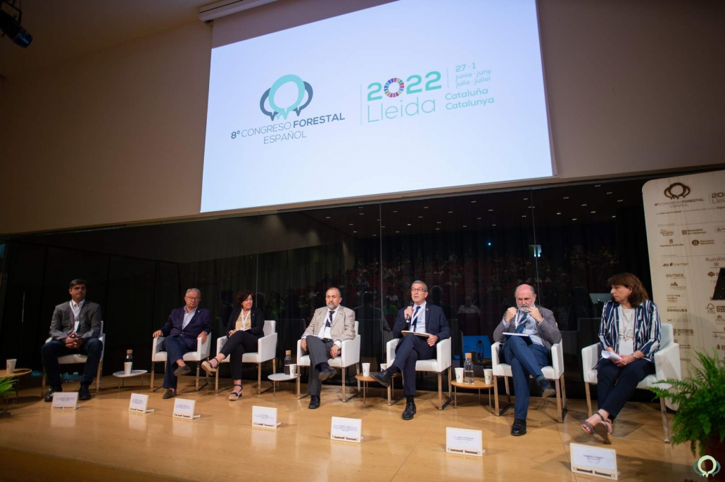 El 30 de setembre, segon i darrer dia del #CongresBIT Lleida 2022, arrencarem amb la presentació de les ➡️conclusions del 8º Congreso #Forestal Español (8CFE), celebrat a #Lleida del 27 de juny a l’1 de juliol, i del V Congreso Nacional de Ingenieros #Agrónomos. 

#Bioeconomia