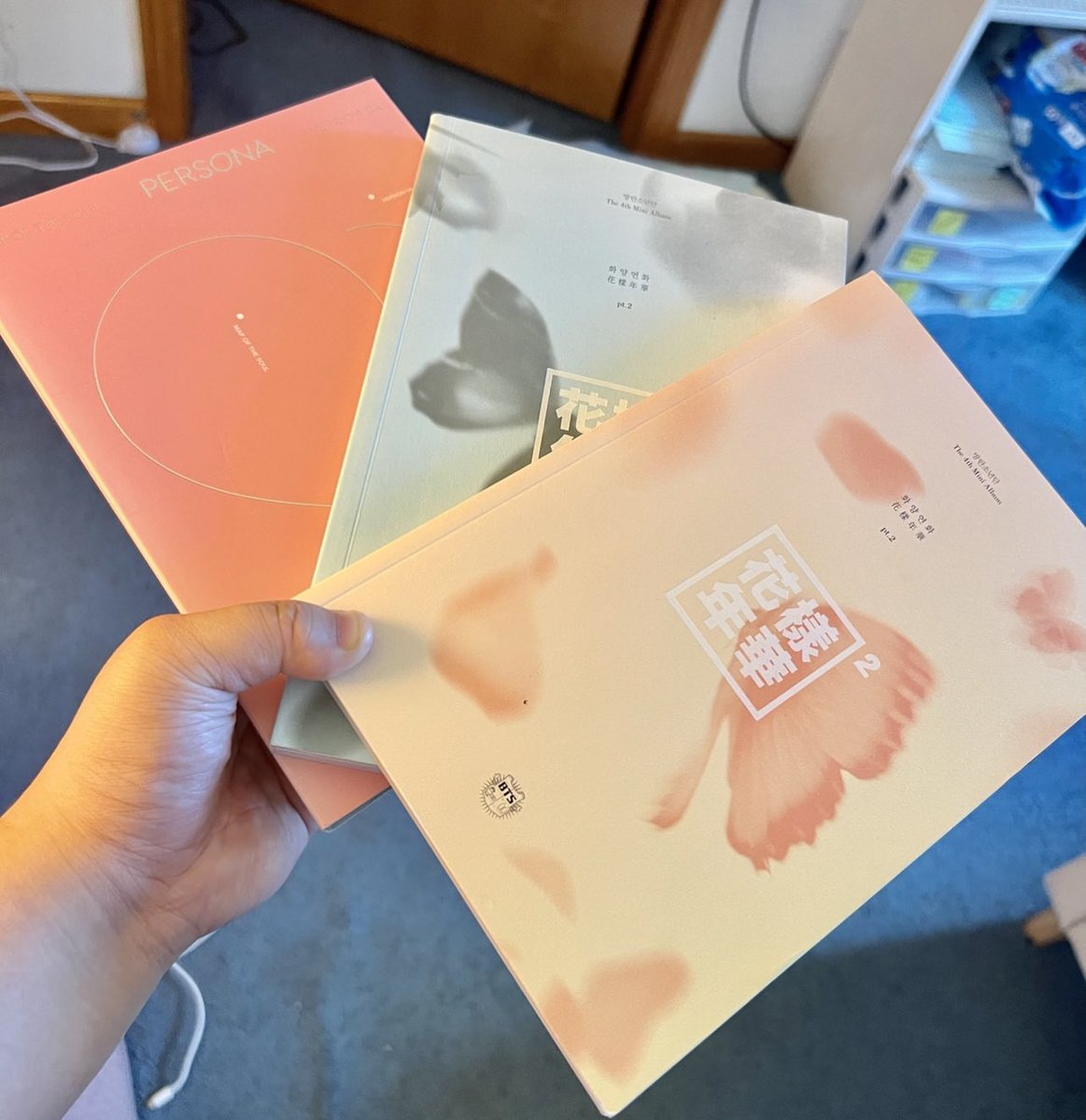 icedkookielatte's tweet image. ✨Random  BTS album  giveaway ✨
Retweet and follow me 
Screenshot notifications are on 
Reply with where you’re from 
Comment your favorite BTS gif 
Follow my Instagram account for a bonus entry 
and follow back:  @strawberrylattexin 
Ends in two weeks
