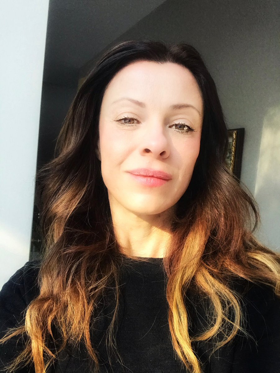 Vesta26728800's tweet photo. I am a dual degree small business owner. I rely on science everyday to do my job. I work hard and I am a respected contributor in my community. But according to PM Trudeau, “I am a misogynist who doesn’t believe in science”, for resisting to be experimented on. #TrudeauMustGo https://t.co/LEhf7S6ICX