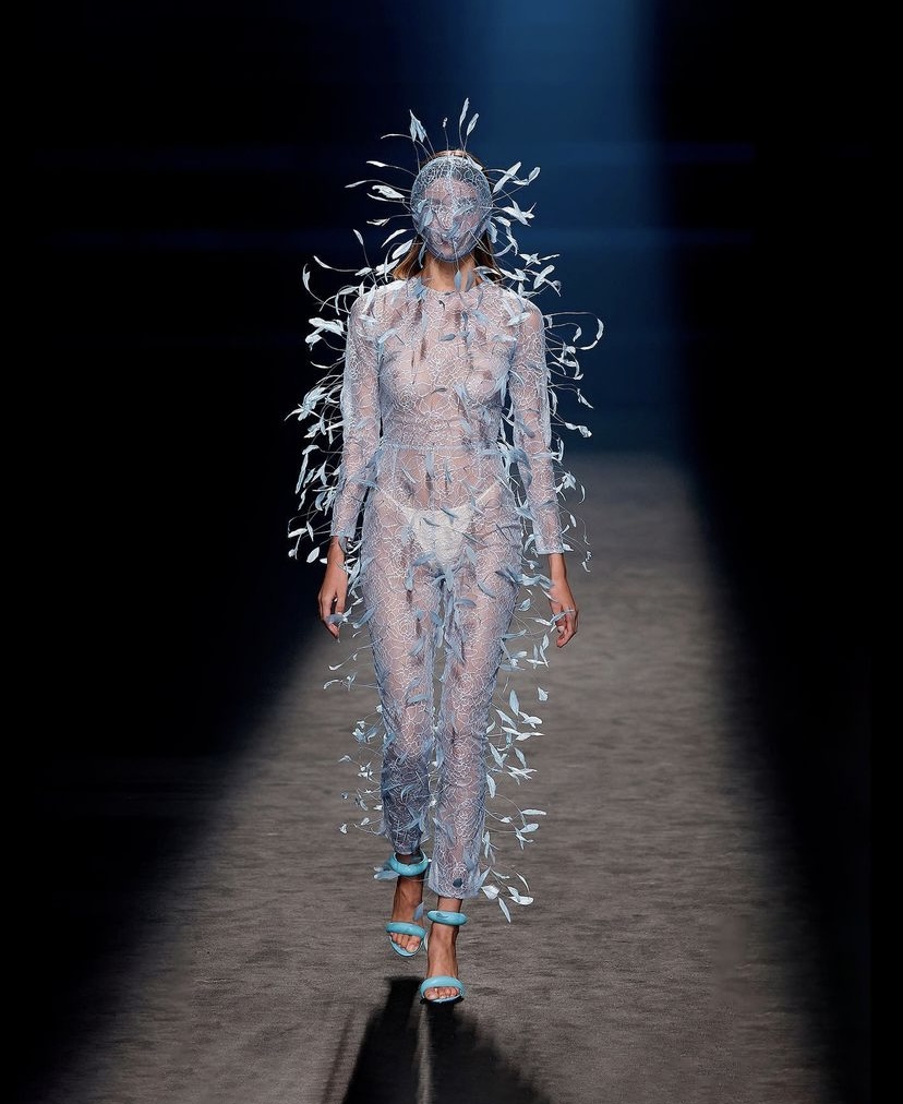 itcloset_es's tweet photo. ¡¡¡Tremenda experiencia la de estos días en los desfiles de Agatha Ruiz De La Prada, Pedro Del Hierro, Claro Couture, Duarte y Custo Barcelona durante la #MBFWMadrid en IFEMA!!!

Os dejamos por aquí nuestros favoritos🖤 https://t.co/1dWT4WwSHs