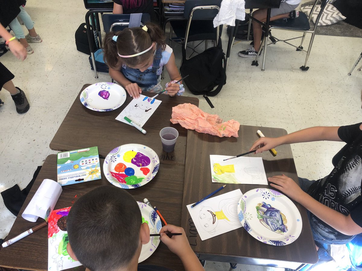 MsHatcher17's tweet photo. Working on self portraits in honor of Frida Kahlo and her self portraits. @artfridakahlo  #HispanicHeritageMonth https://t.co/7yb0r9BP1O