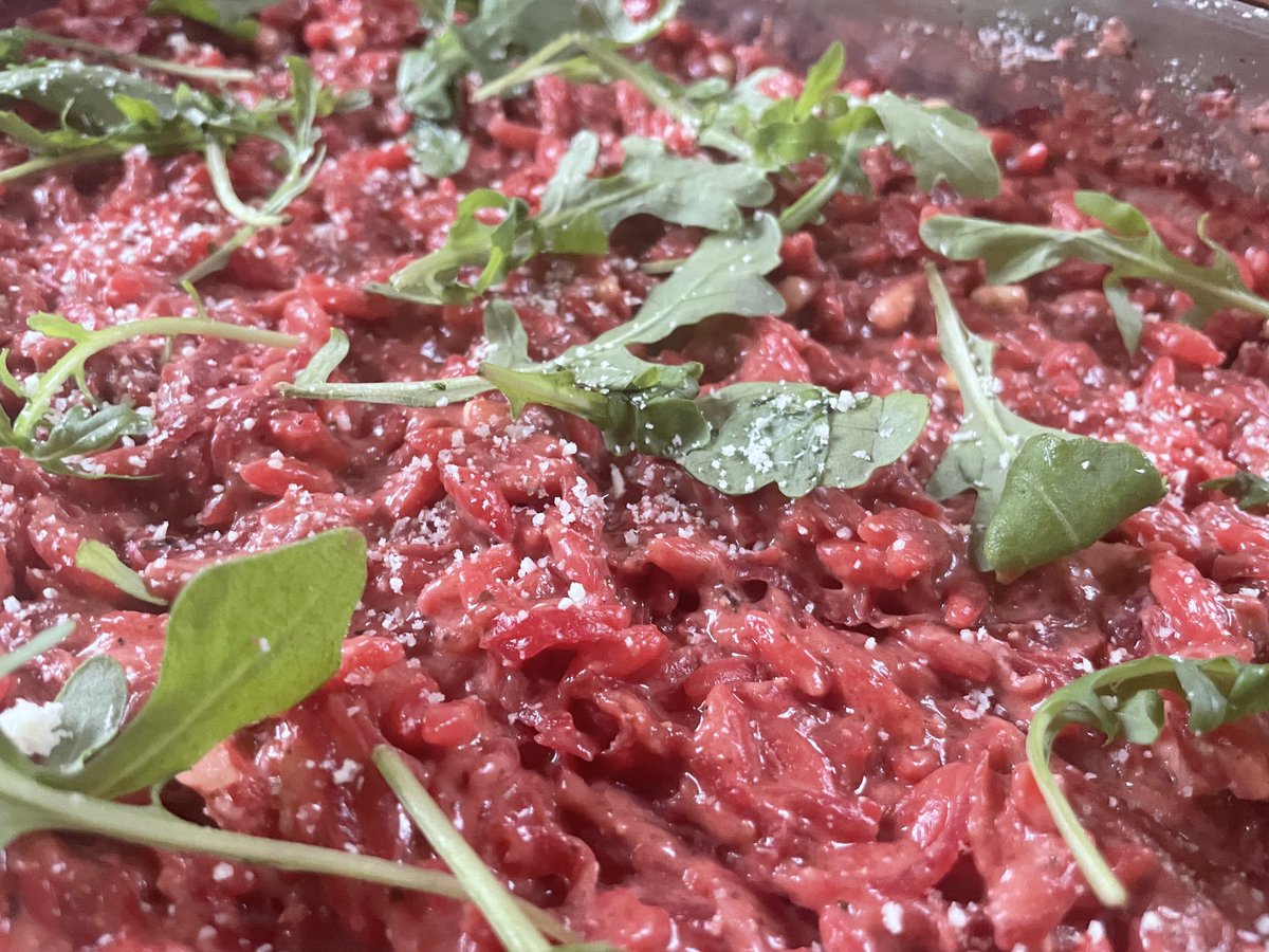 margosmunchbox's tweet photo. Beetroot and Orzo bake 👑😢 https://t.co/qutQzQjzoN
